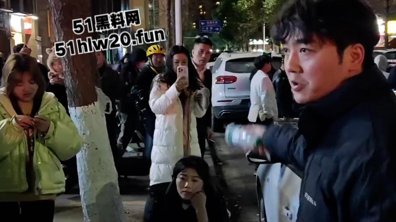 四川汉源骚妇密会情夫被老公当街抓现行，多次开房还被搞大肚子，真是太不要脸了！-2