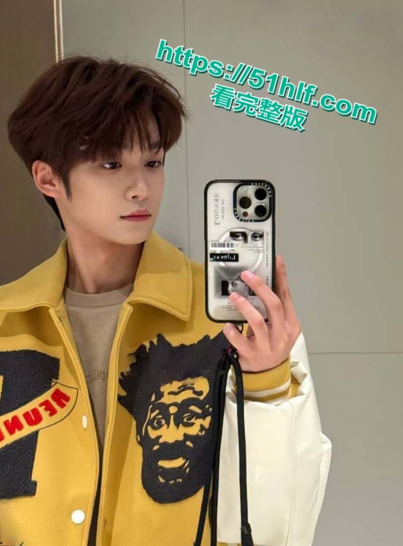 江苏省连云港市男演员【梓渝】与女友Paris梨性爱视频大曝光,明面上阳光帅气私底下操起逼来十分狂暴!-2