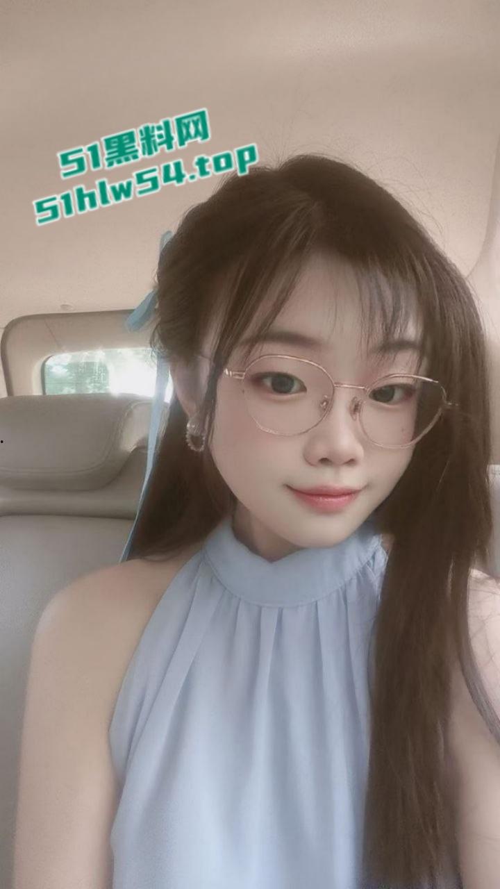 江苏苏州吴江区幼师【姜馨】恋爱期间多次出轨学生家长,男友发现怒曝其私拍泄愤!-2