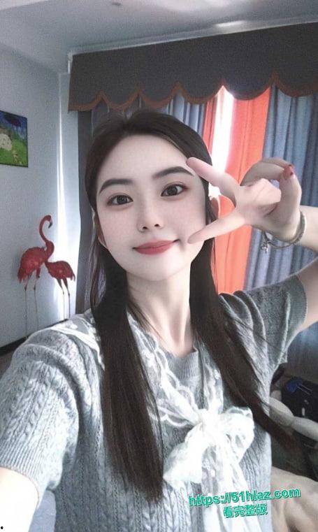 信阳女大学生陈楠 一周年纪念日被男友骗去酒店狂操 口技玩得飞起 小清新变身骚浪货 视频流出全网炸了-2